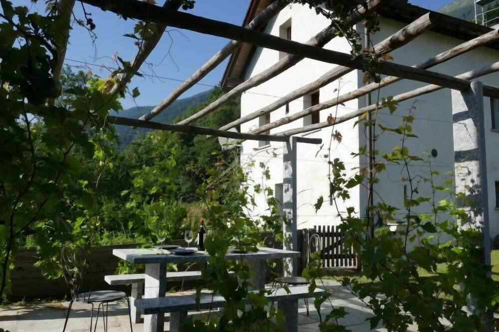 Photo of Outdoor in Leontica