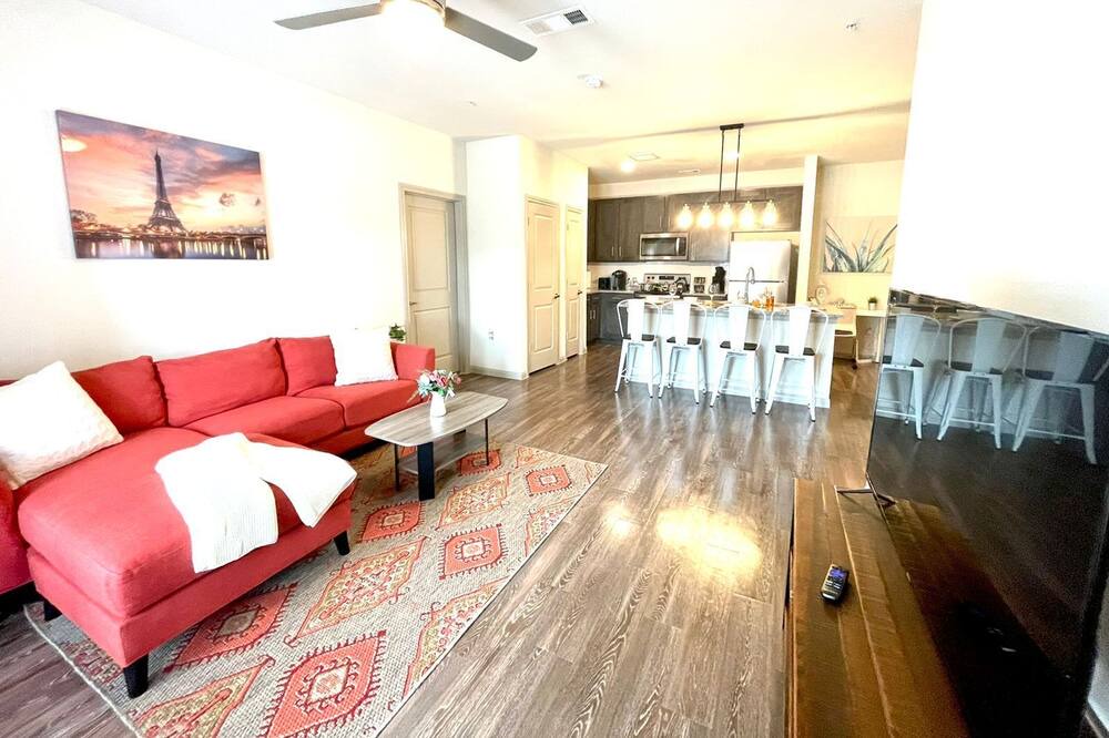 Photo of Livingroom in Pleasant Valley