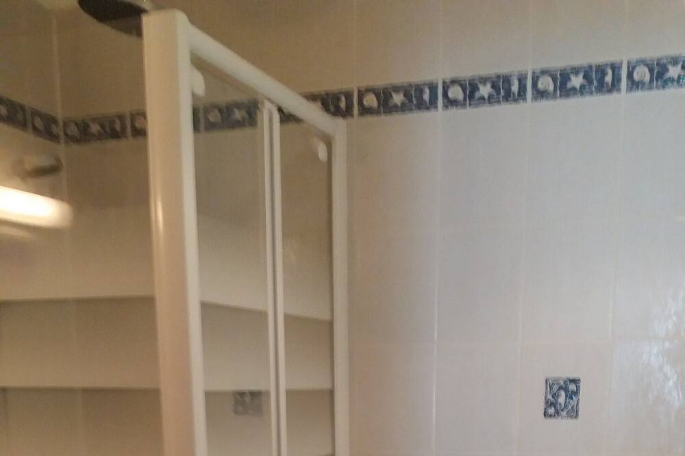 Photo of Bathroom in Fitou