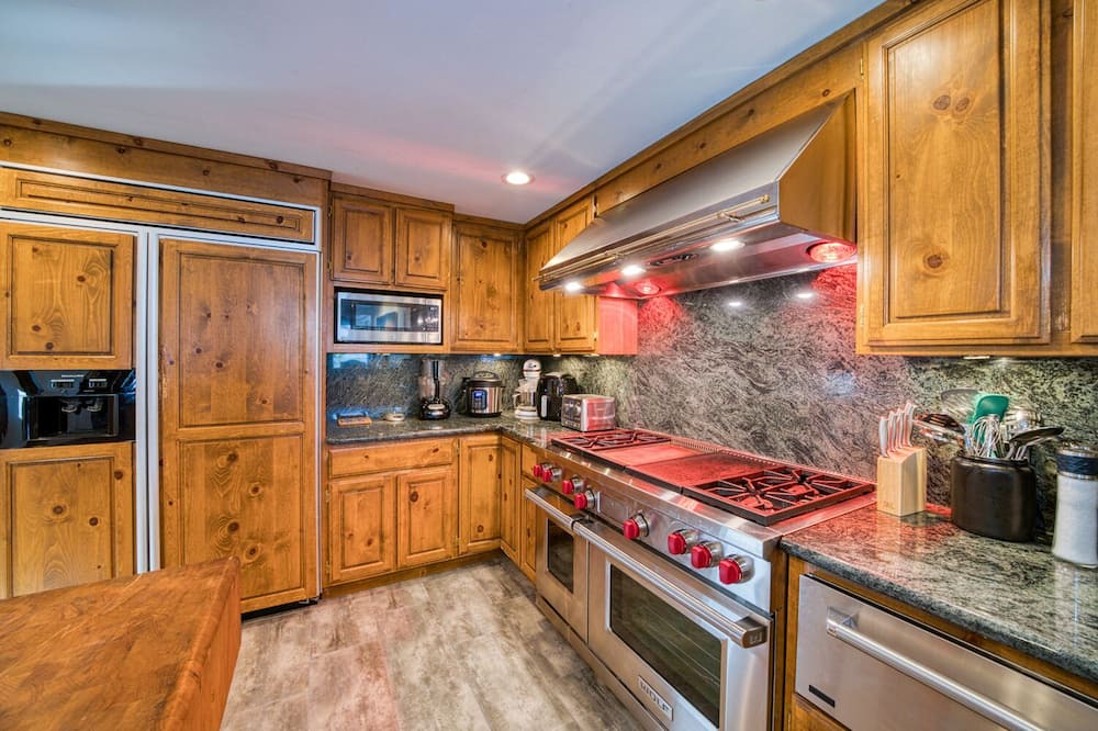Photo of Kitchen in Crystal Bay