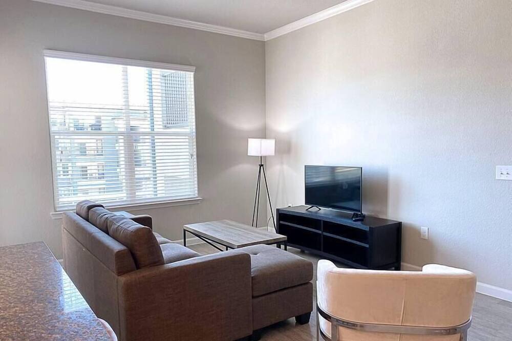 Photo of Livingroom in Lincoln Park