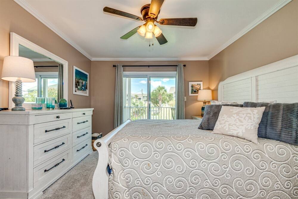 Photo of Bedroom in Surfside Beach