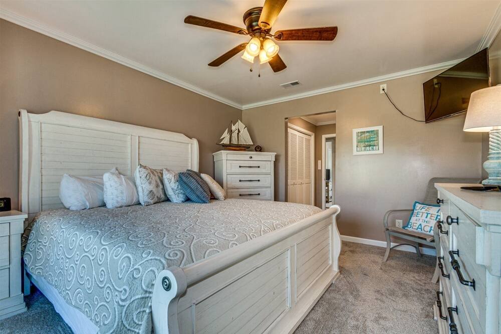 Photo of Bedroom in Surfside Beach