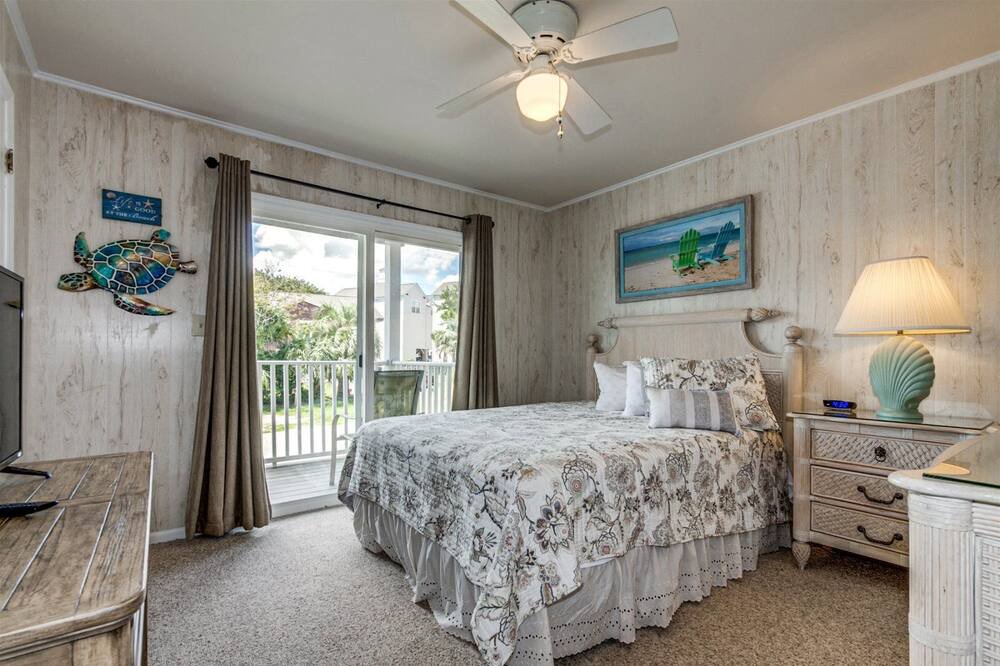 Photo of Bedroom in Surfside Beach