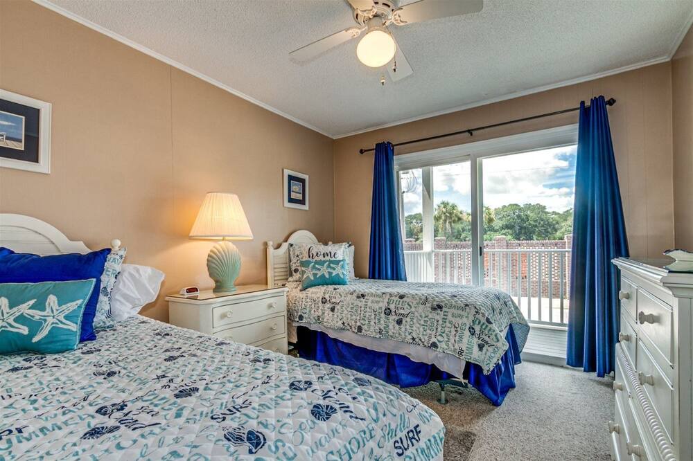 Photo of Bedroom in Surfside Beach