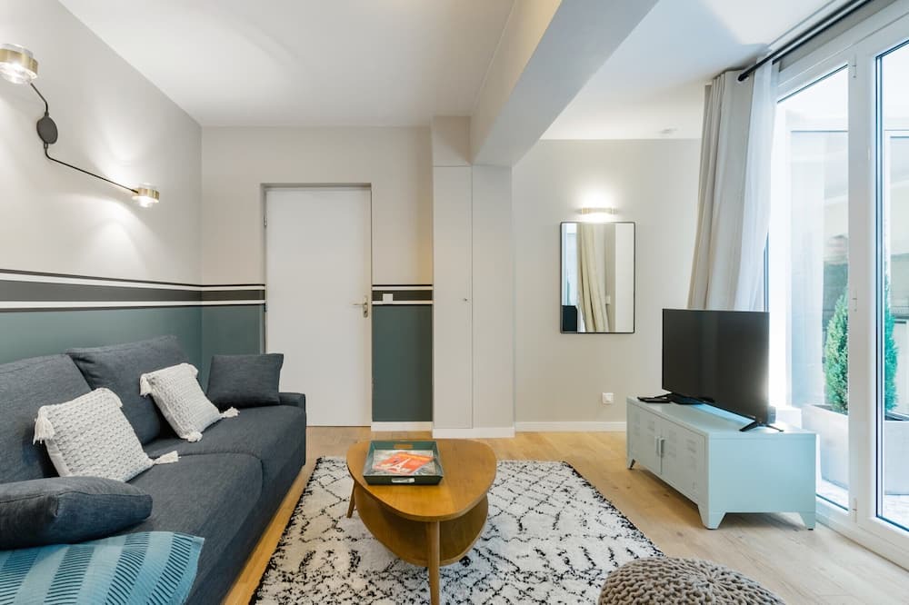 Photo of Livingroom in Arts-et-Metiers