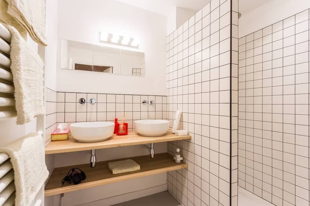 Photo of Bathroom in Arts-et-Metiers
