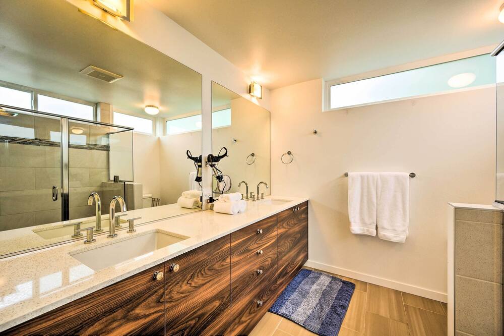 Photo of Bathroom in Minor