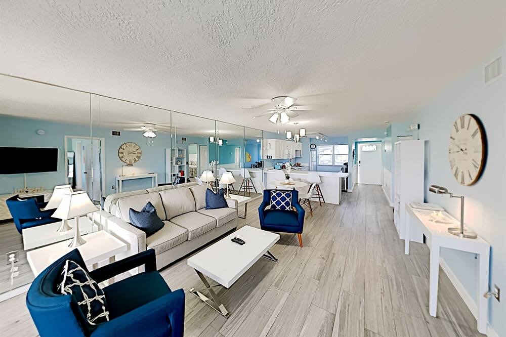 Photo of Livingroom in Key West