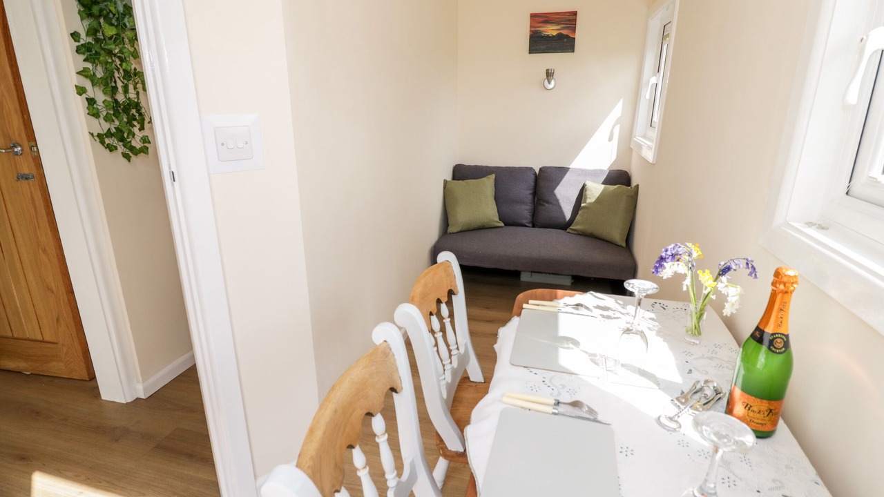 Photo of Others in Hawbridge