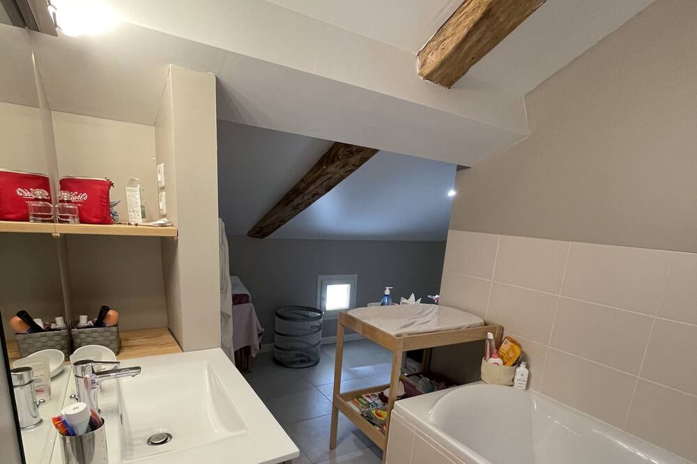 Photo of Bedroom in Mano
