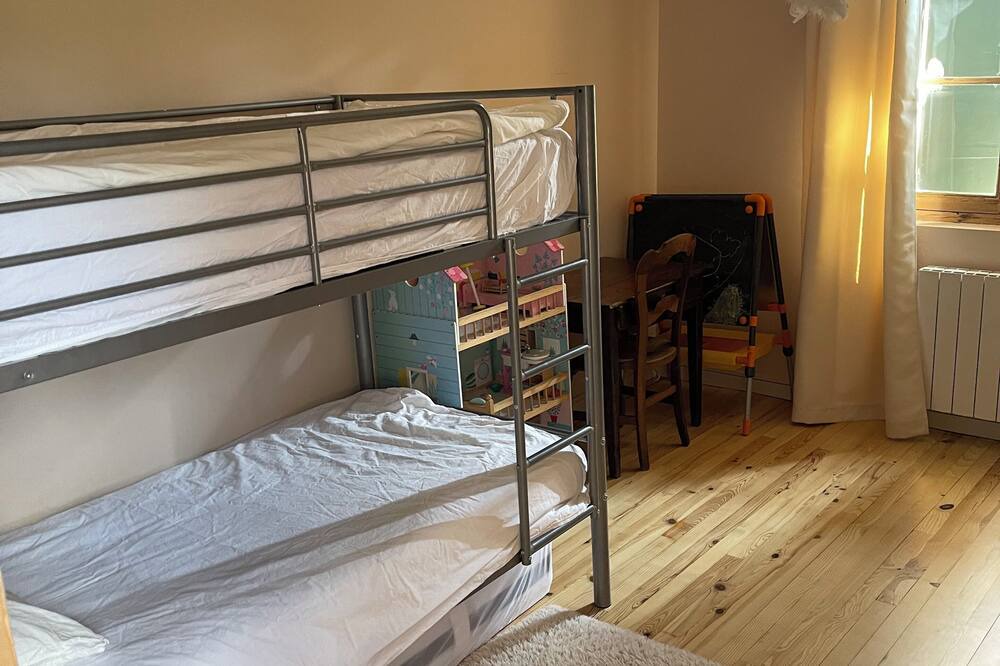 Photo of Bedroom in Mano