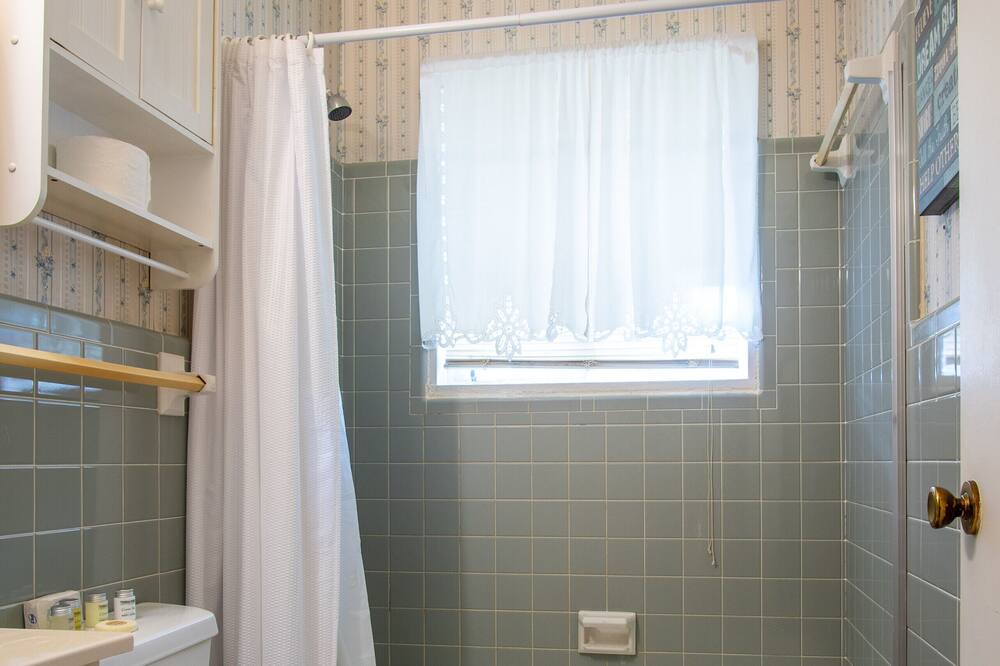 Photo of Bathroom in East Florence