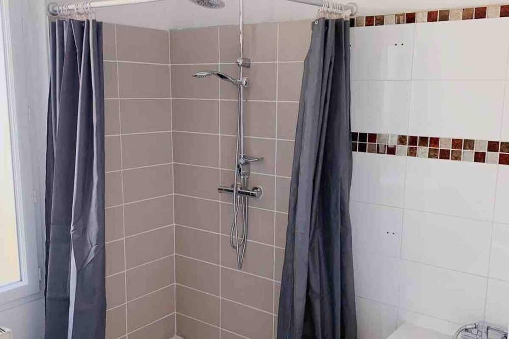 Photo of Bathroom in Melun