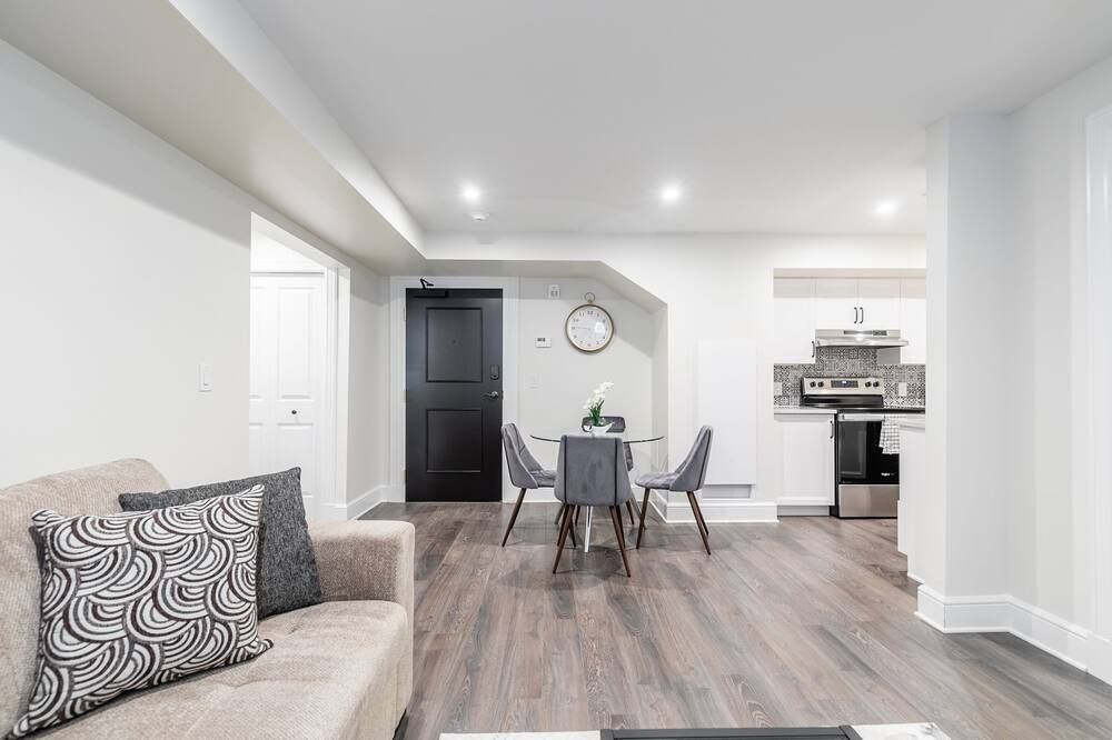 Photo of Livingroom in Smiths Falls
