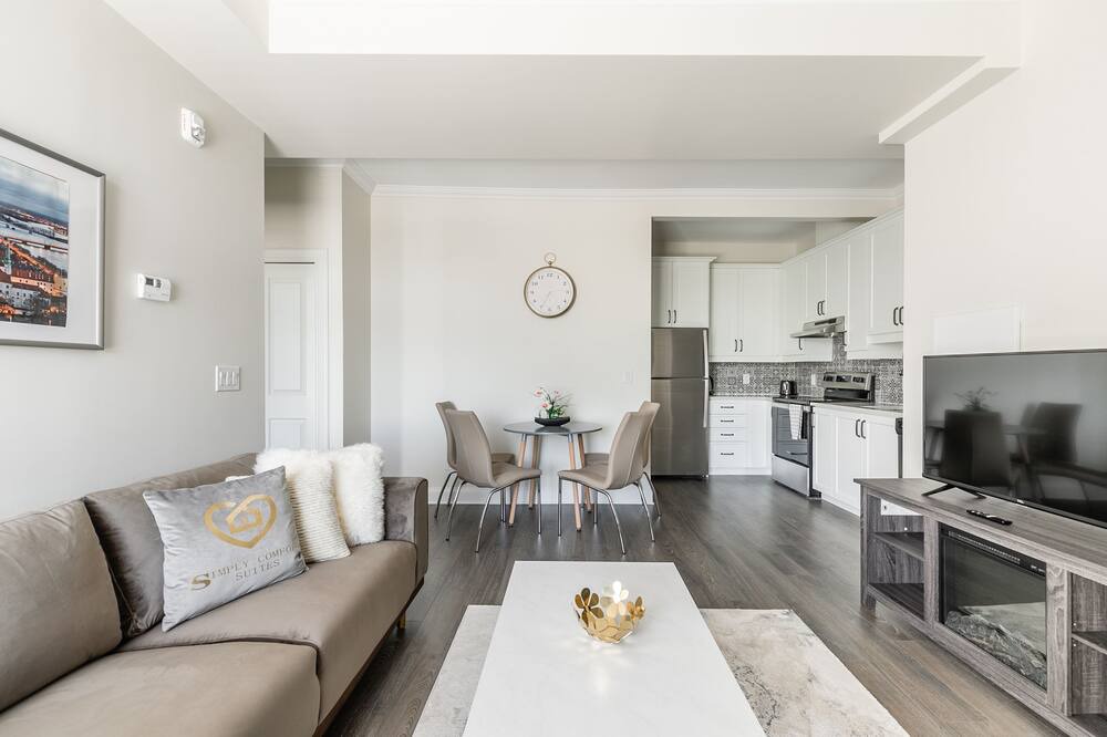 Photo of Livingroom in Smiths Falls