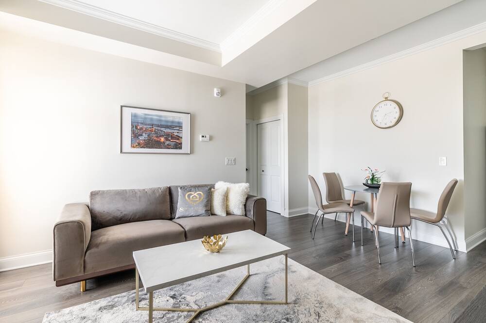 Photo of Livingroom in Smiths Falls