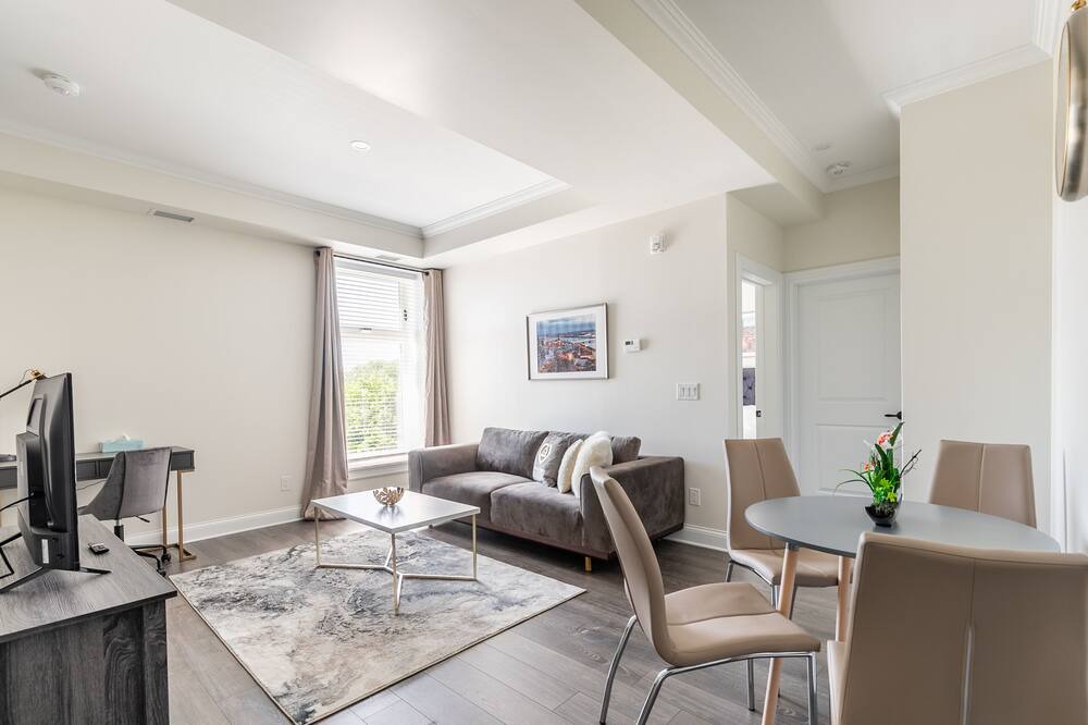 Photo of Livingroom in Smiths Falls
