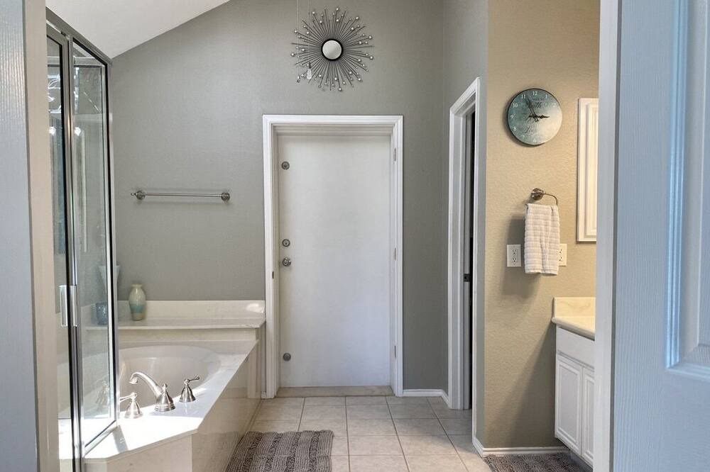 Photo of Bathroom in Little Elm