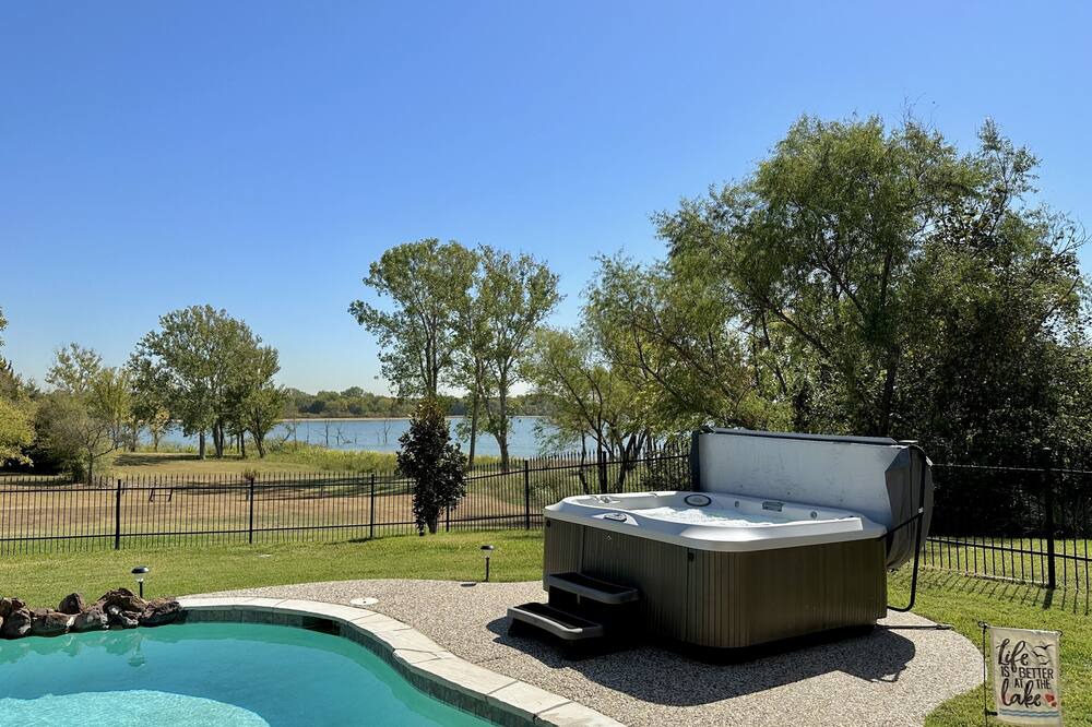 Photo of Bathroom in Little Elm