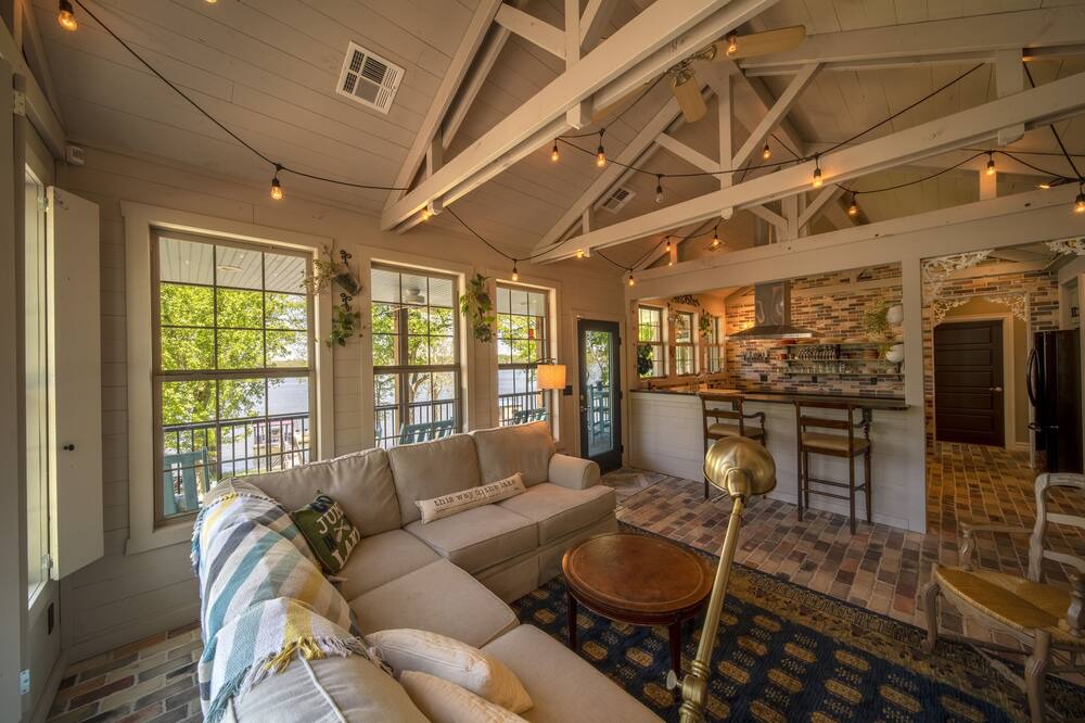 Photo of Livingroom in Grove