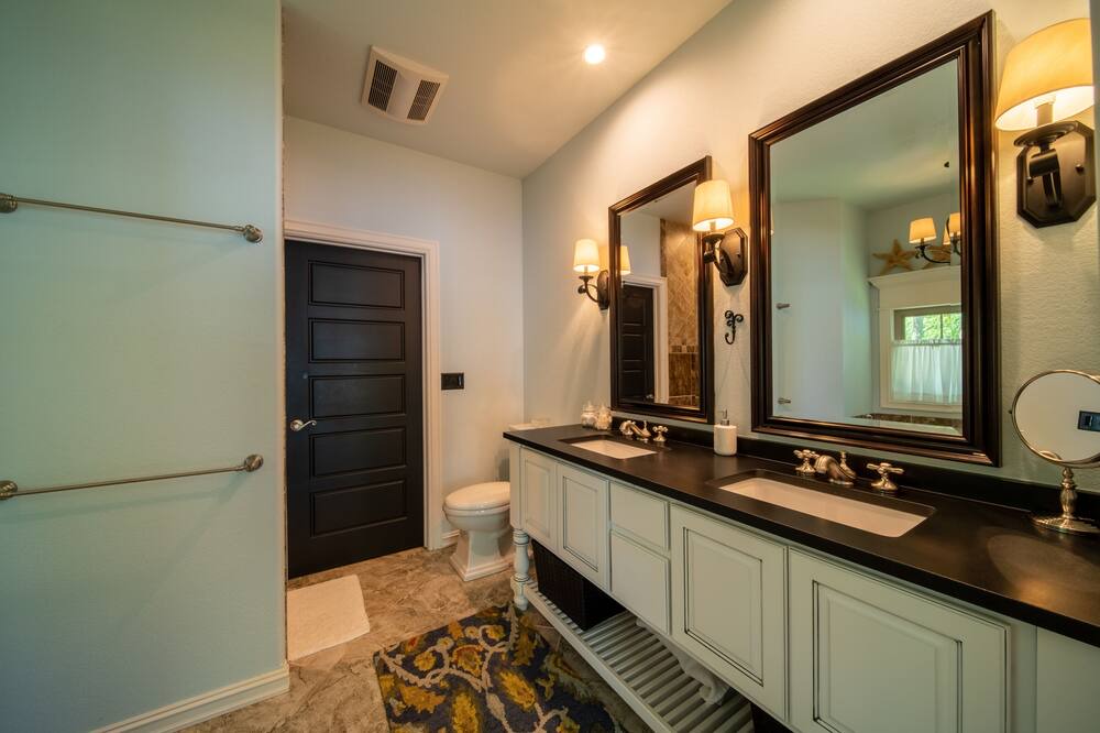 Photo of Bathroom in Grove