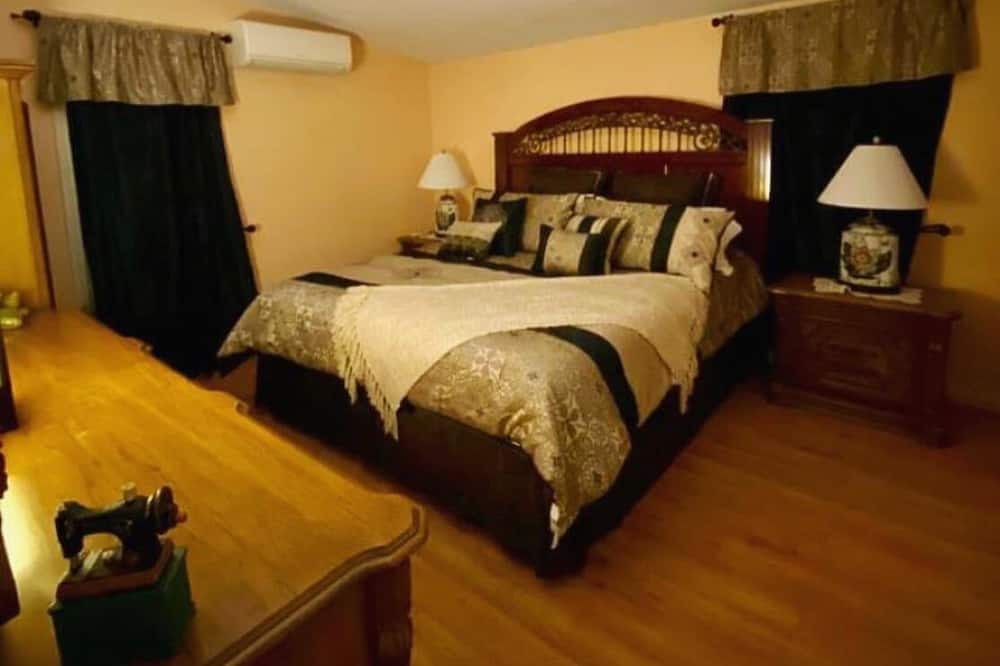 Photo of Bedroom in Town of Sharon