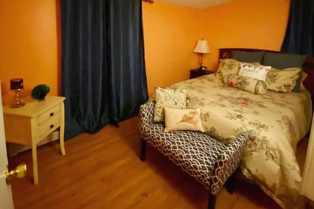 Photo of Bedroom in Town of Sharon
