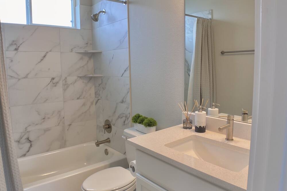 Photo of Bathroom in Parker Lane