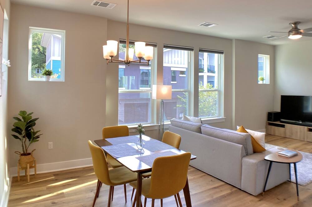 Photo of Livingroom in Parker Lane