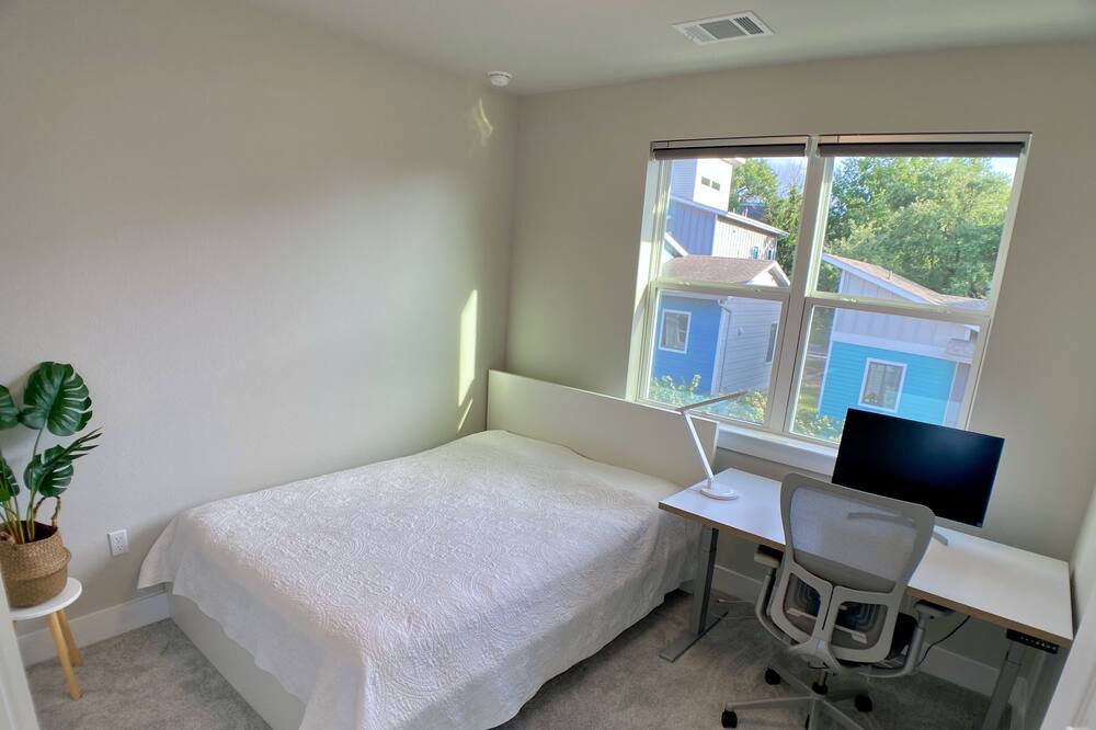 Photo of Bedroom in Parker Lane