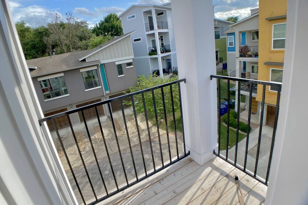 Photo of Patio Balcony in Parker Lane