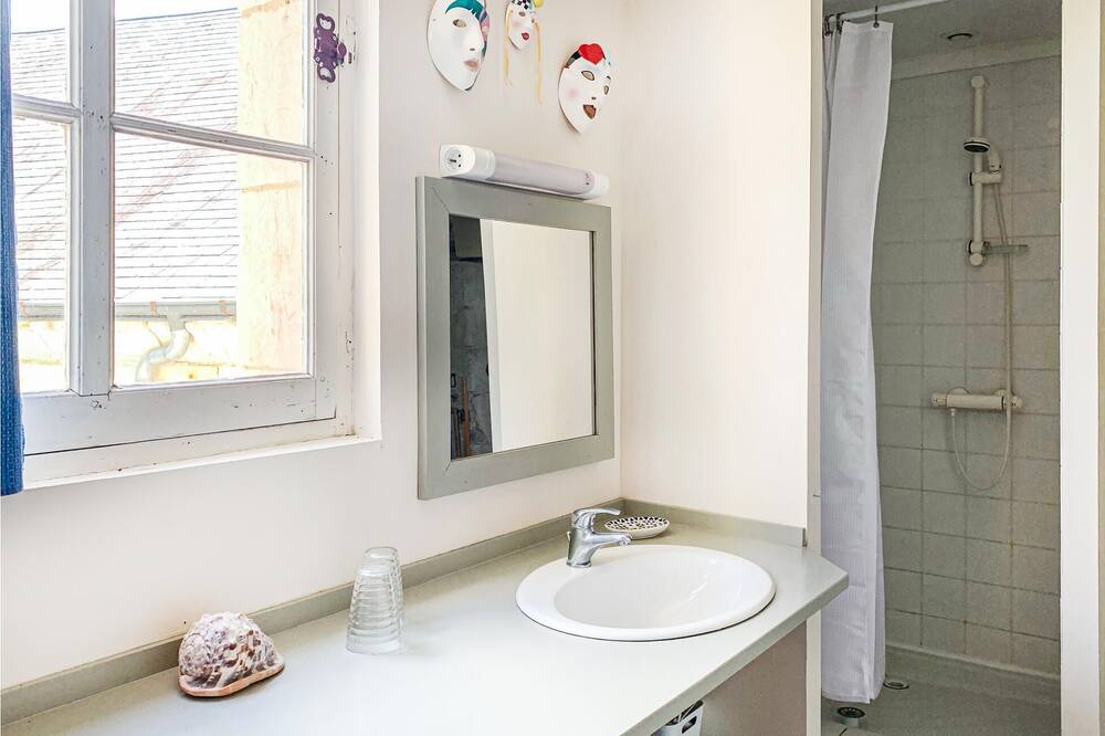 Photo of Bathroom in Bourgueil