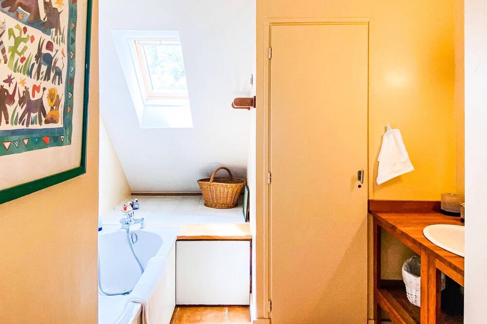 Photo of Bathroom in Bourgueil