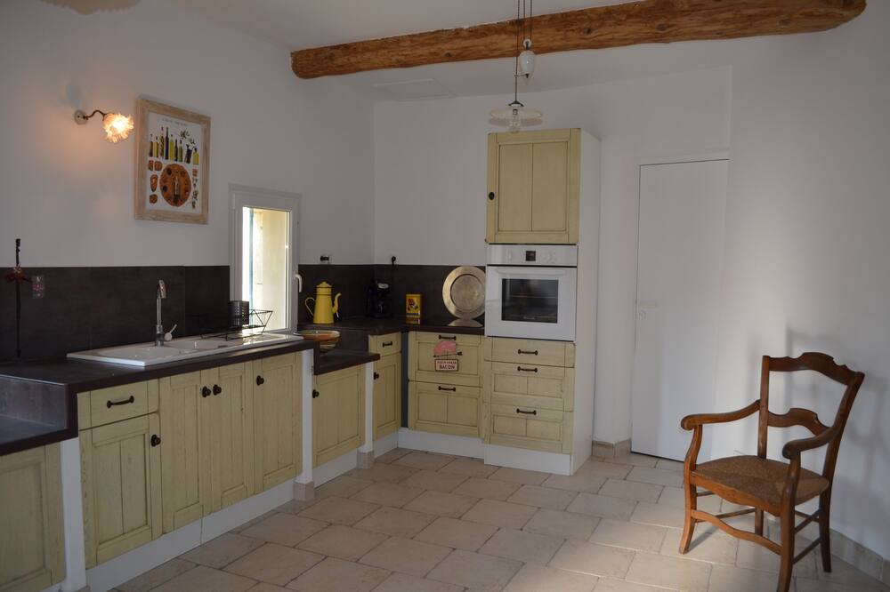 Photo of Kitchen in Junas