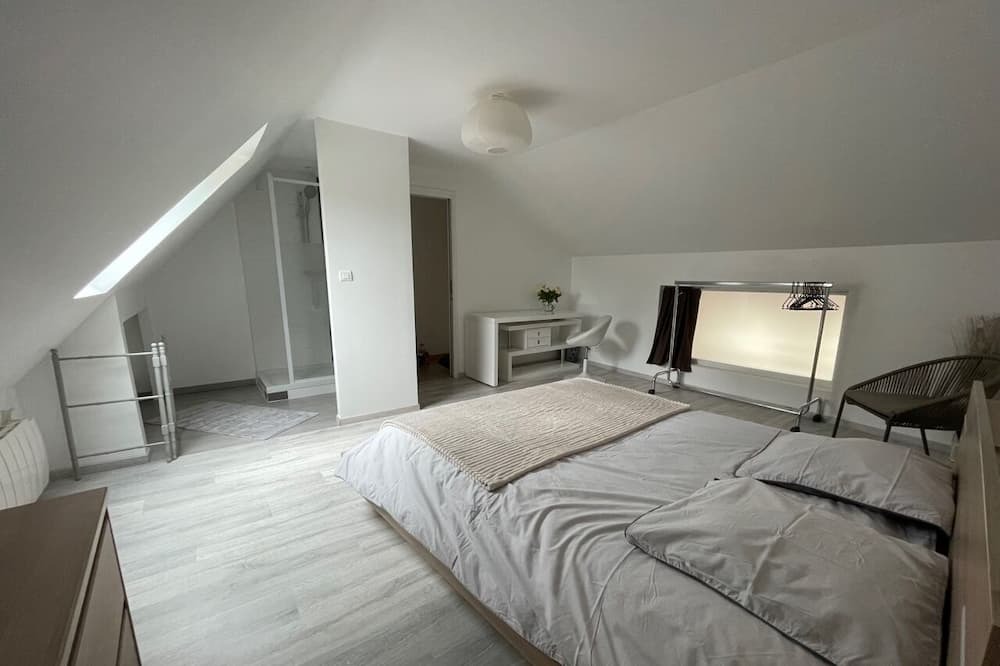Photo of Bedroom in Lannion