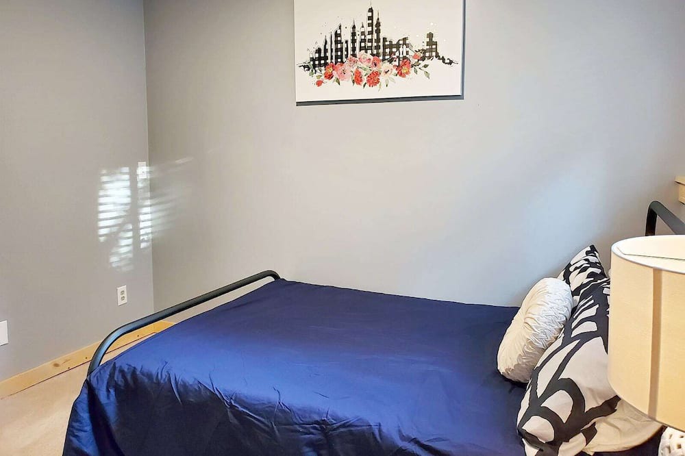 Photo of Bedroom in Roseville