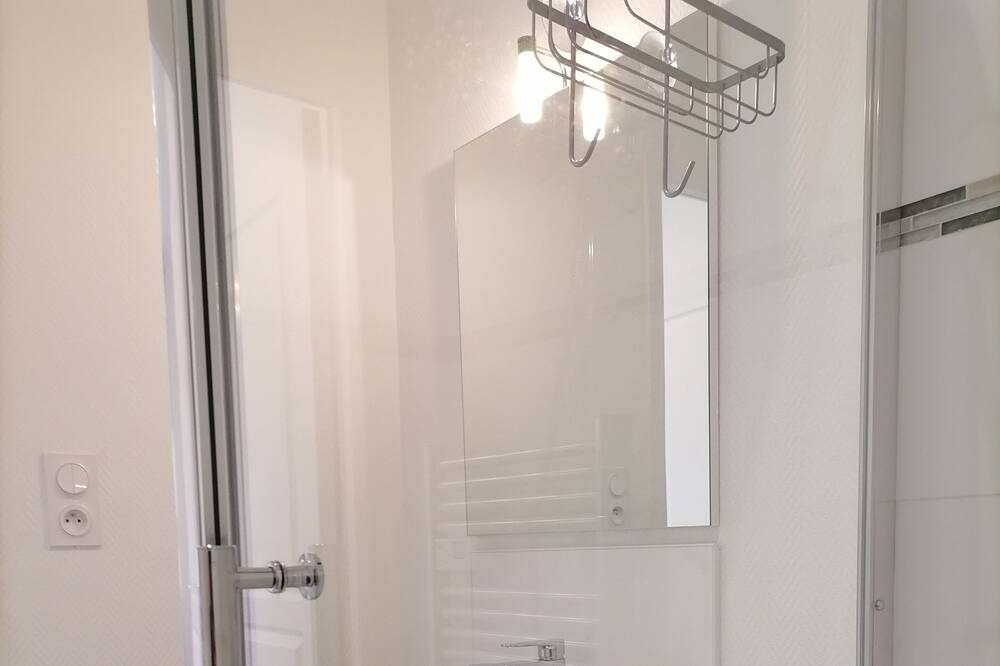 Photo of Bathroom in Bollee