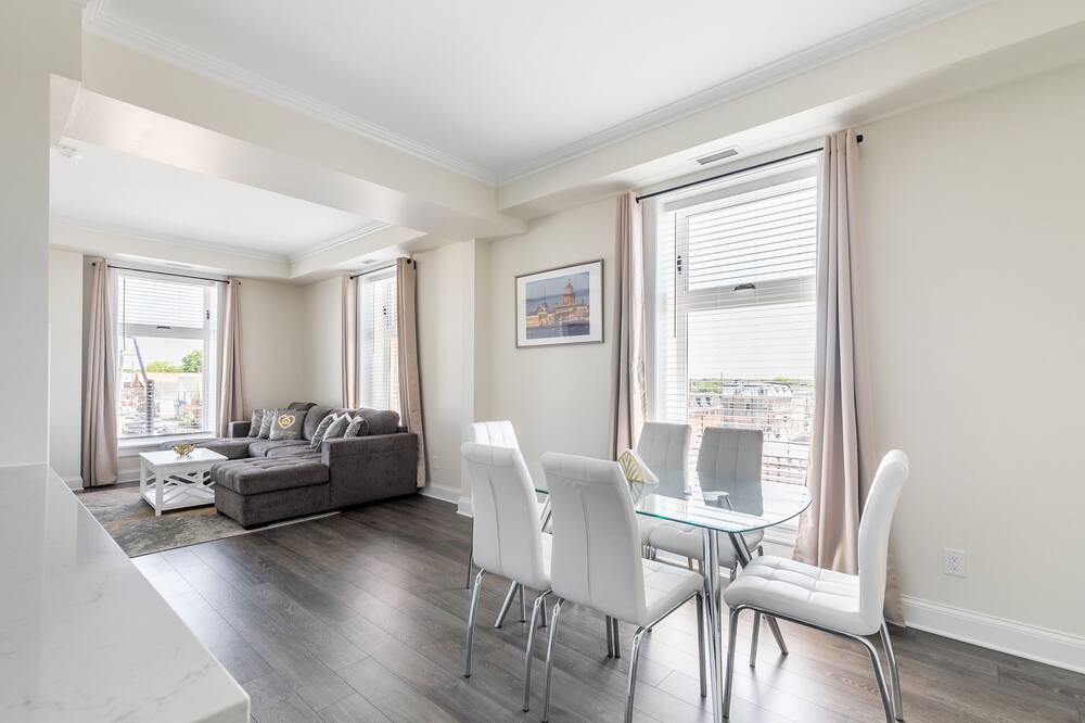 Photo of Livingroom in Smiths Falls