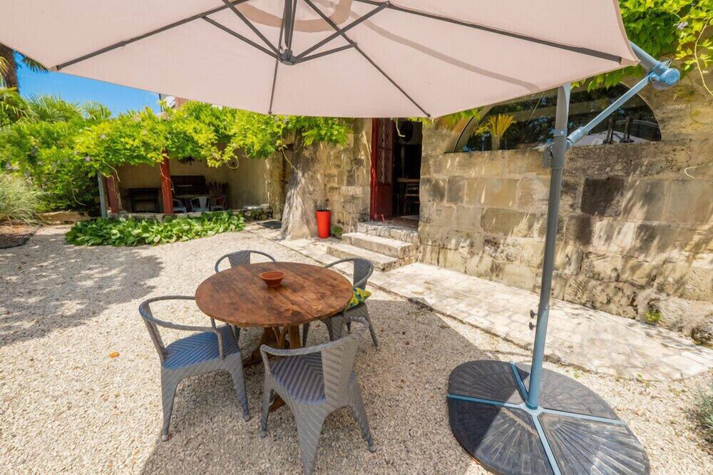 Photo of Patio Balcony in Birac-sur-Trec