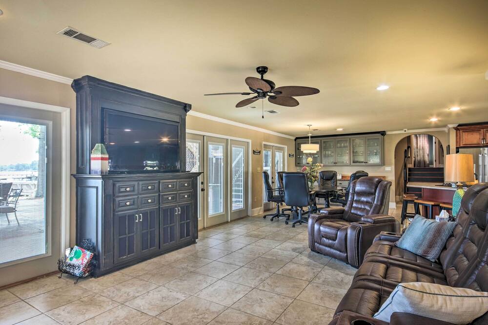 Photo of Livingroom in Gilbert