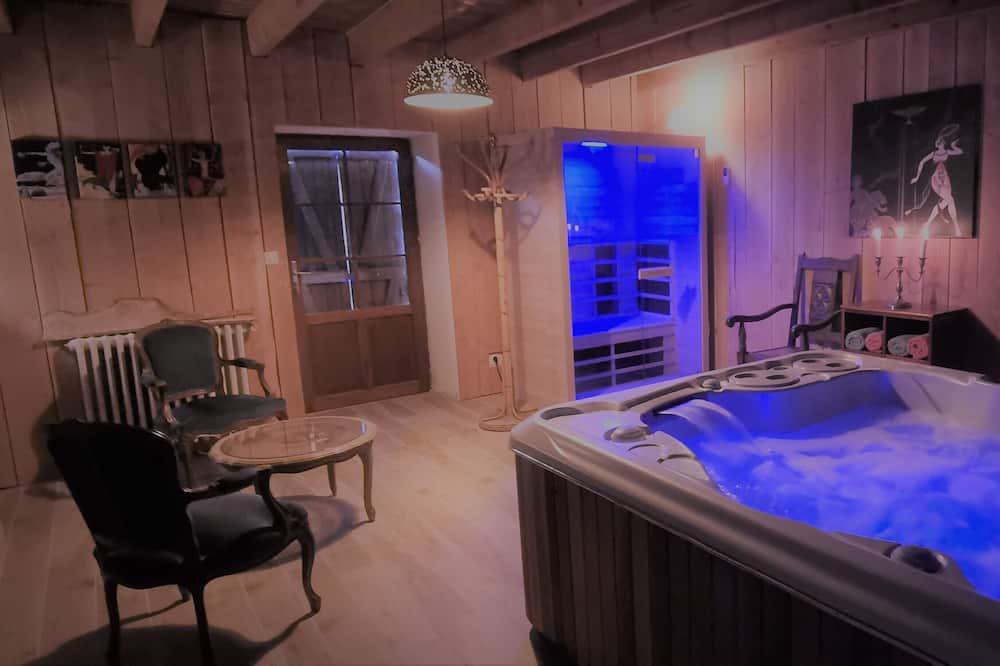 Photo of Bathroom in Saint-Aubin-le-Cloud