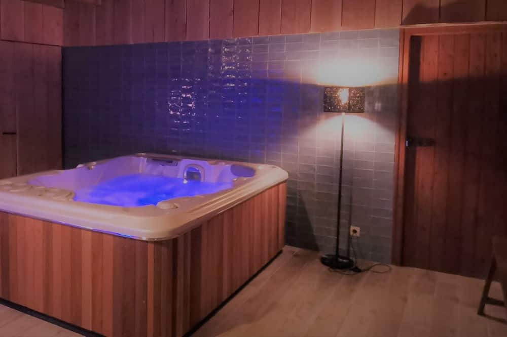 Photo of Bathroom in Saint-Aubin-le-Cloud