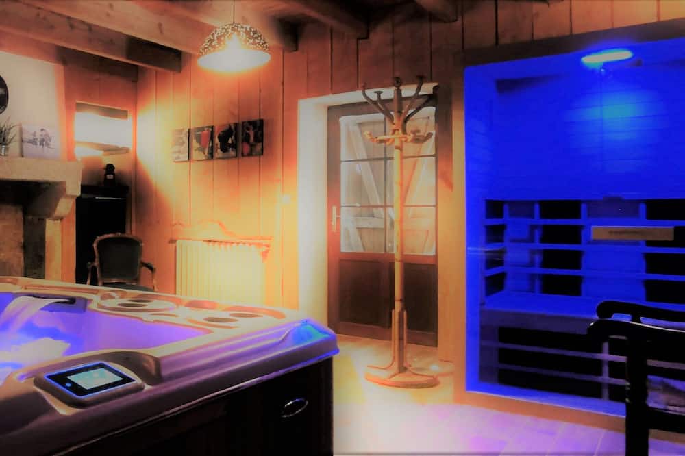 Photo of Bathroom in Saint-Aubin-le-Cloud