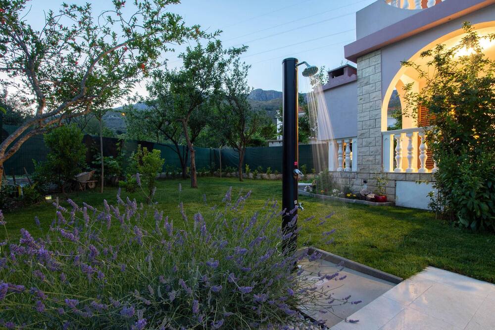 Photo of Outdoor in Srinjine