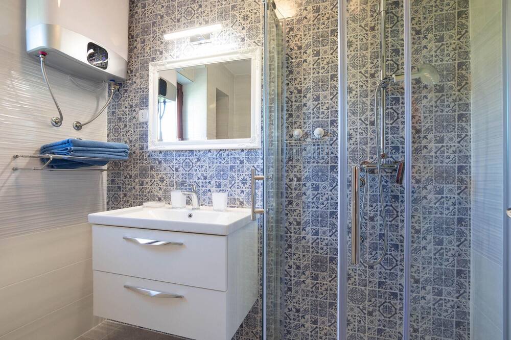 Photo of Bathroom in Srinjine