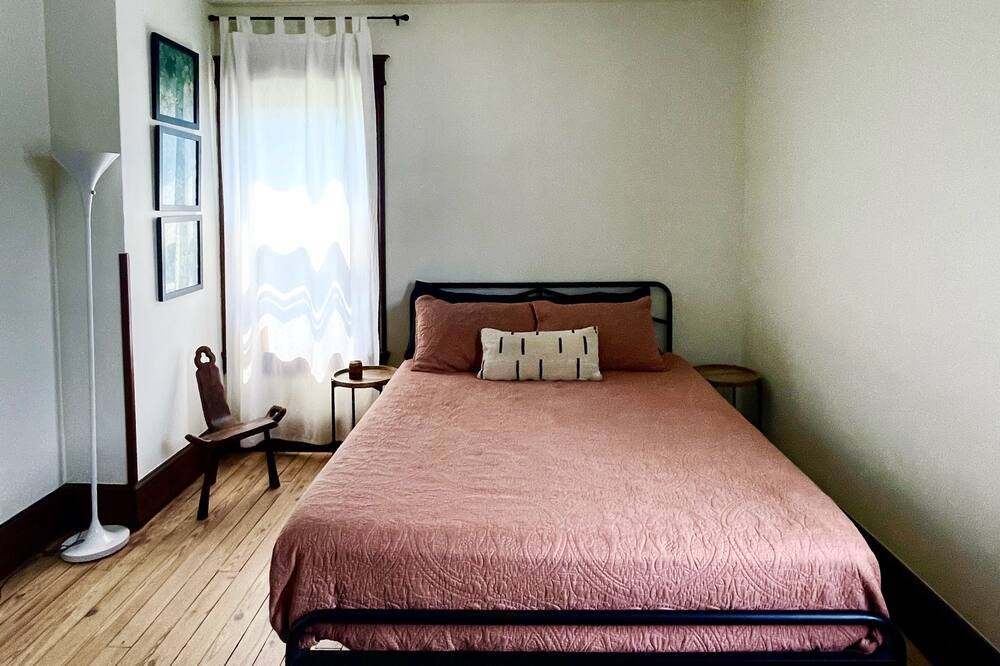 Photo of Bedroom in Kingston