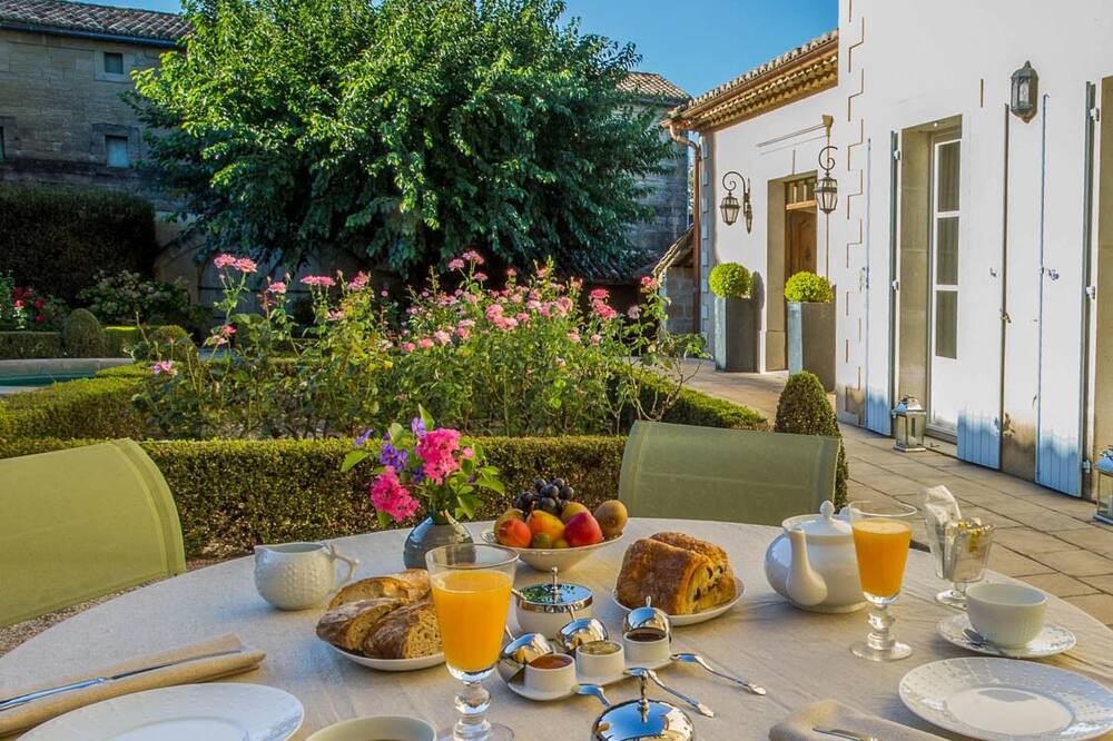 Photo of Patio Balcony in Montaren-et-Saint-Mediers
