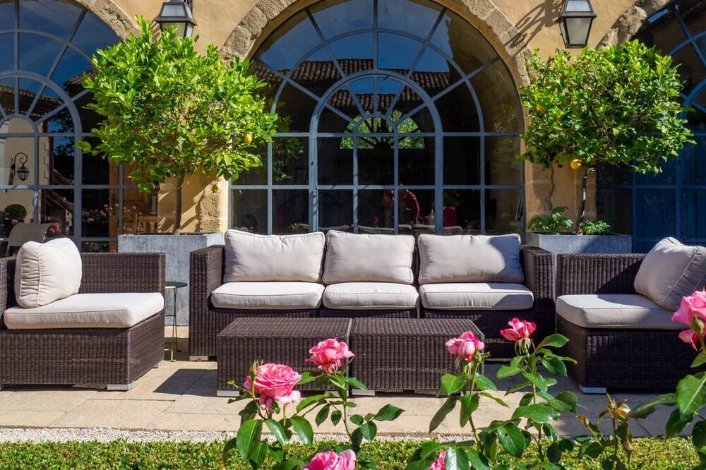 Photo of Patio Balcony in Montaren-et-Saint-Mediers
