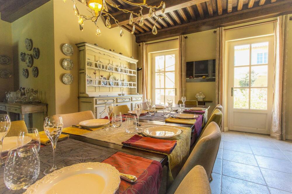 Photo of Kitchen in Montaren-et-Saint-Mediers